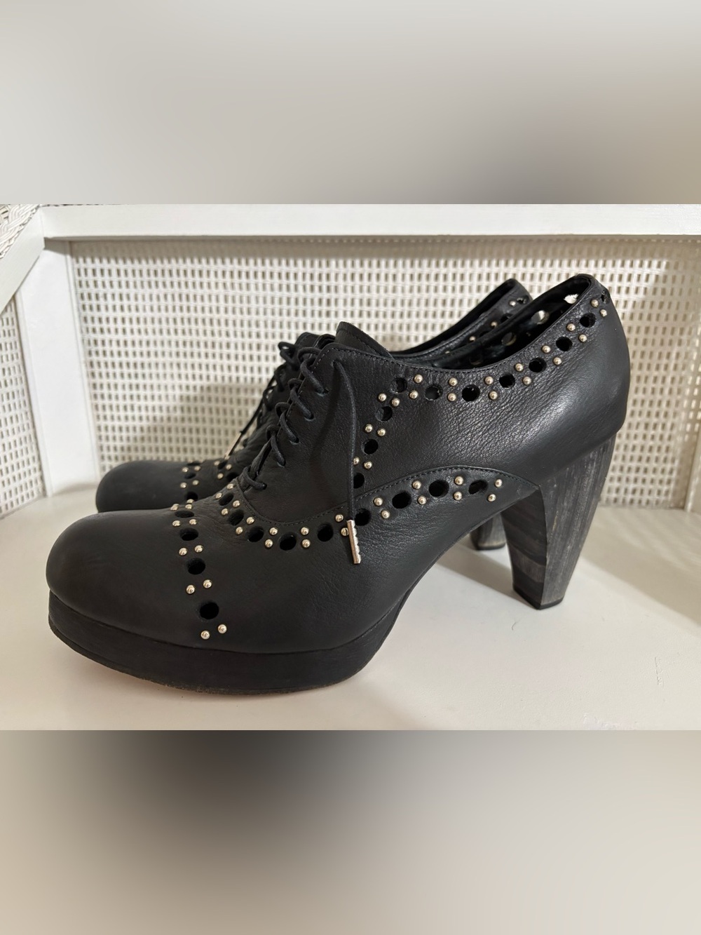 Calleen Cordero Black Studded Leather Lace-Up Oxfords with High Heels - Near New - Picture 2 of 11